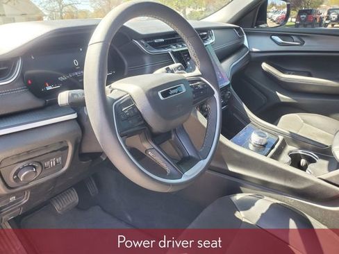 Used 2024 Jeep Grand Cherokee L Altitude AWD/4WD image 18