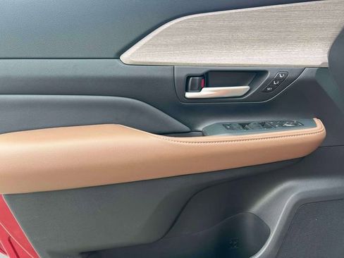 Certified 2026 Toyota Grand Highlander Platinum image 22