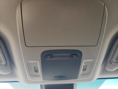 Used 2018 Toyota Camry SE FWD image 27