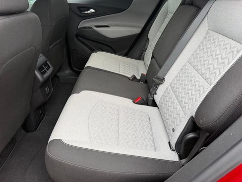Used 2024 Chevrolet Equinox LT FWD image 9