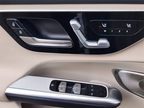 New 2026 Mercedes-Benz GLC 300 4MATIC image 11