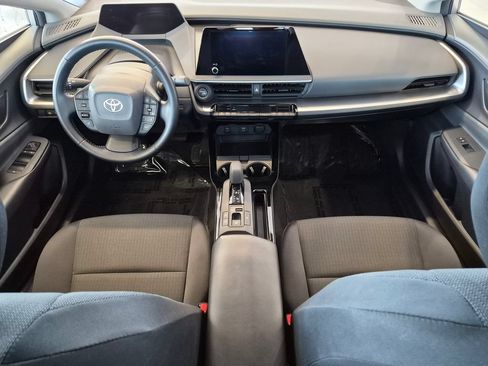 Used 2025 Toyota Prius LE FWD image 28