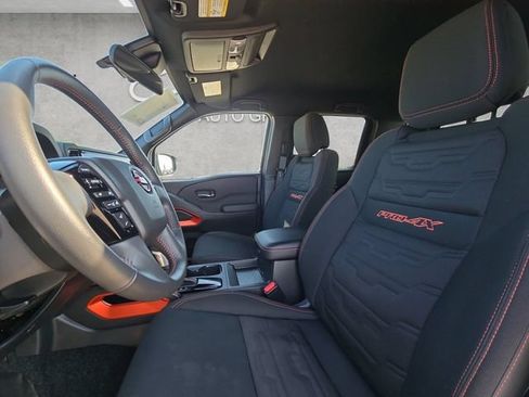 Used 2025 Nissan Frontier PRO-4X AWD/4WD image 19