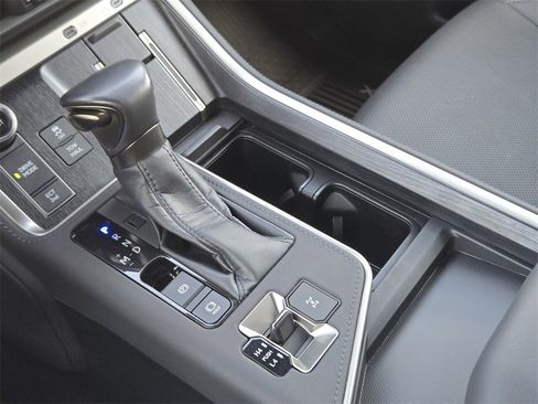 Used 2024 Lexus GX 550 w/ Cold Area Package image 20