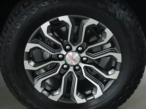 Used 2026 GMC Canyon Denali AWD/4WD image 10