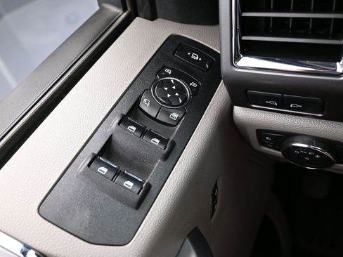 Used 2017 Ford F350 XLT w/ XLT Premium Package image 24