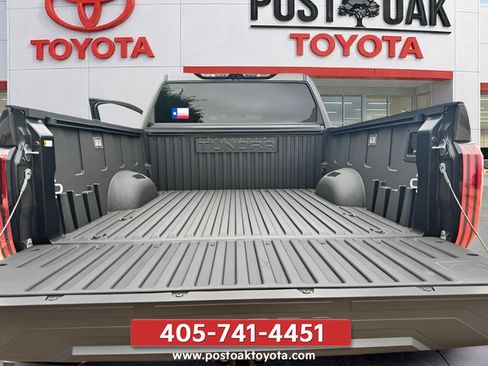 Used 2025 Toyota Tundra Limited AWD/4WD image 14