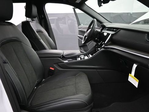 New 2026 Jeep Grand Cherokee L 4WD image 25