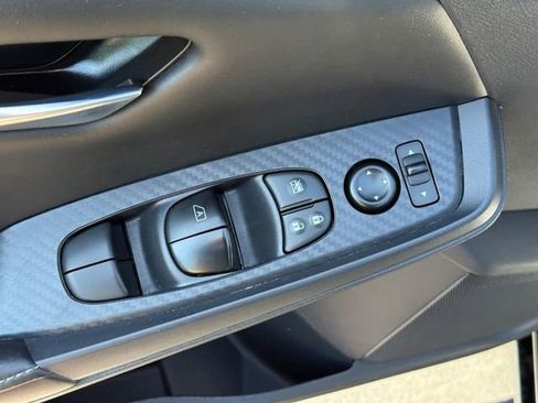 Used 2025 Nissan Sentra SV FWD image 17