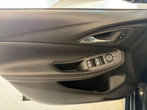 Certified 2024 Buick Encore GX Sport Touring image 19