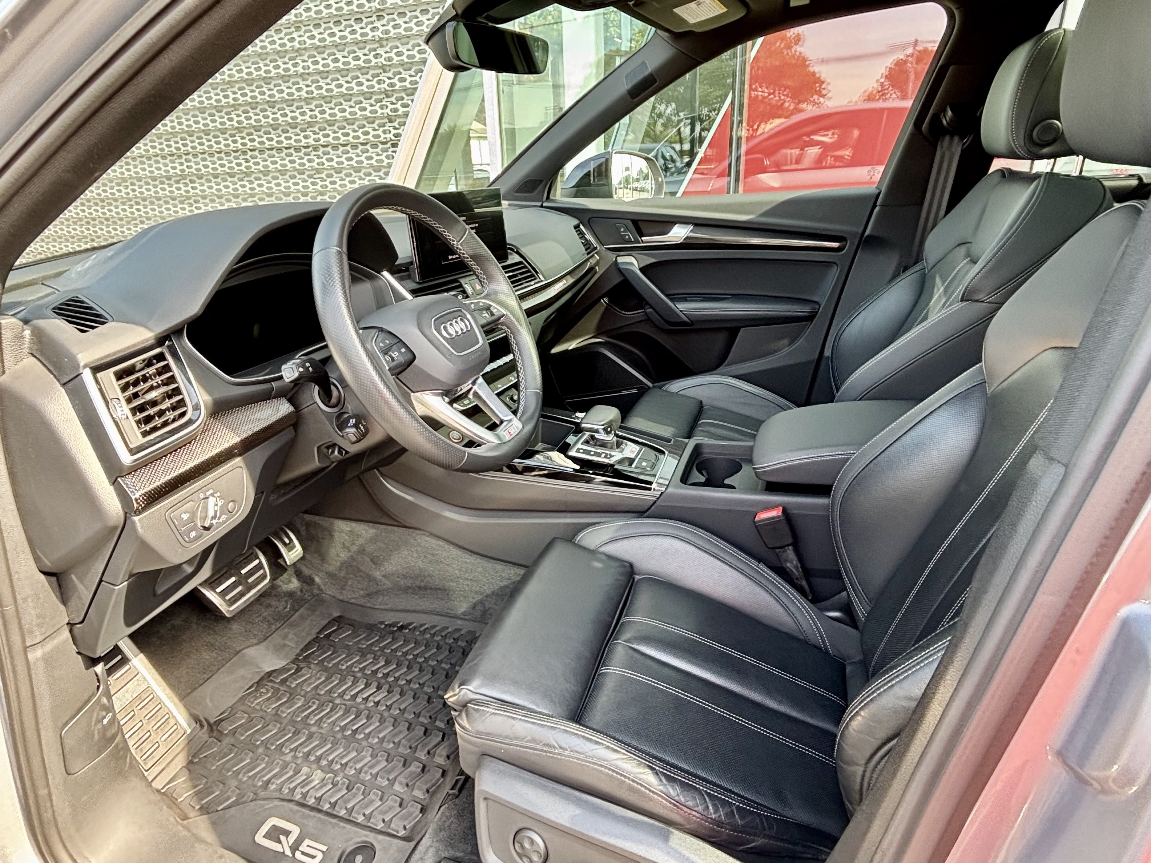 Certified 2023 Audi SQ5 Premium Plus w/ Premium Plus Package AWD/4WD image 6