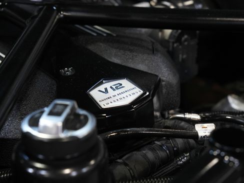 Used 2018 Lamborghini Aventador S image 55