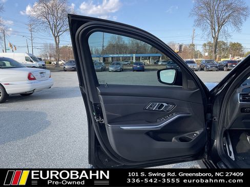 Used 2021 BMW M340i xDrive w/ Premium Package image 9