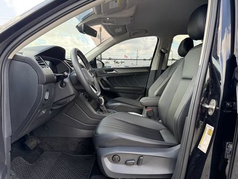 Certified 2023 Volkswagen Tiguan SE FWD image 10