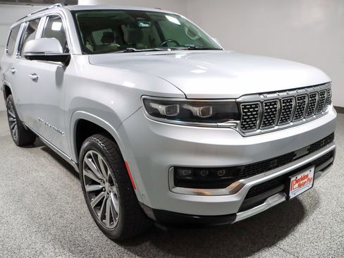 Used 2022 Jeep Grand Wagoneer Series II w/ Convenience Group III image 5