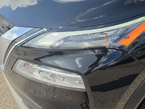 Used 2023 Nissan Rogue SV FWD image 25