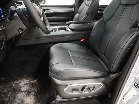 New 2026 Jeep Grand Wagoneer Limited image 11