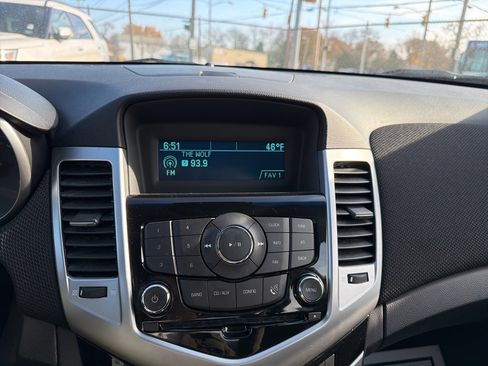 Used 2011 Chevrolet Cruze Eco image 16