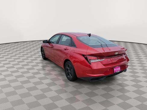 Used 2021 Hyundai Elantra SEL image 6