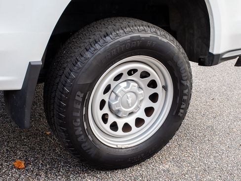 Used 2023 Chevrolet Colorado W/T image 6