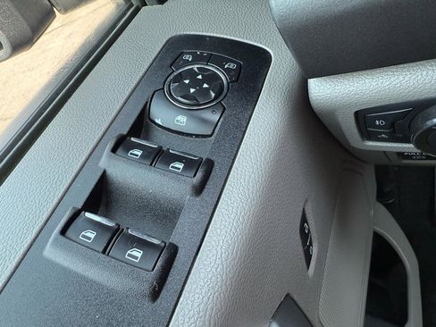 Used 2020 Ford F150 XLT AWD/4WD image 24