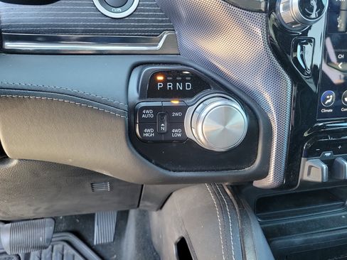 Used 2020 RAM 1500 Limited w/ Black Appearance Package AWD/4WD image 19