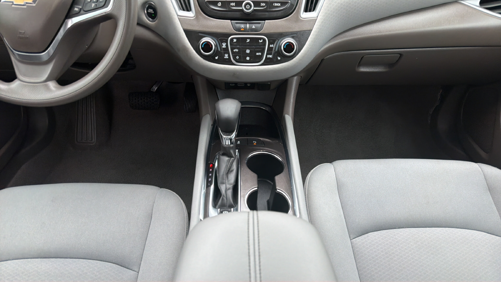 Used 2024 Chevrolet Malibu LT FWD image 15