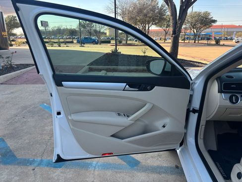 Used 2012 Volkswagen Passat 2.5 SE image 11