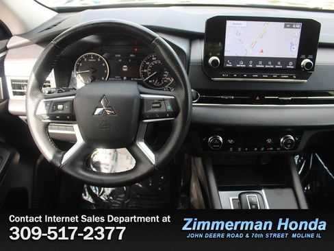 Used 2024 Mitsubishi Outlander SE AWD/4WD image 12