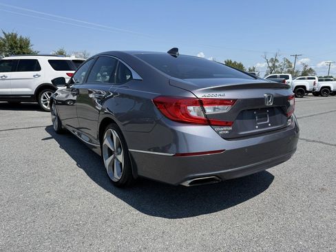 Used 2018 Honda Accord Touring image 4