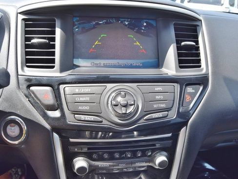 Used 2018 Nissan Pathfinder S AWD/4WD image 28