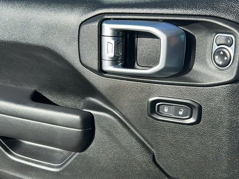 Used 2025 Jeep Wrangler Unlimited Sport AWD/4WD image 22