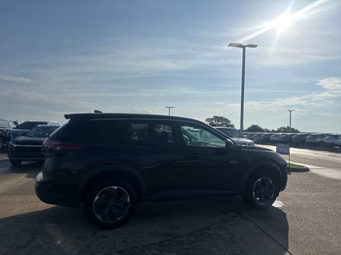 Certified 2024 Nissan Rogue SV AWD/4WD image 19