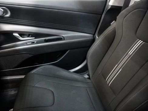 Used 2024 Hyundai Elantra SEL image 27