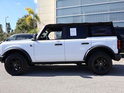 Used 2022 Ford Bronco Black Diamond image 5