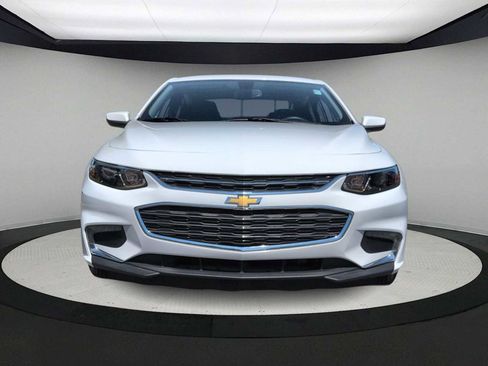 Used 2016 Chevrolet Malibu LT FWD image 3