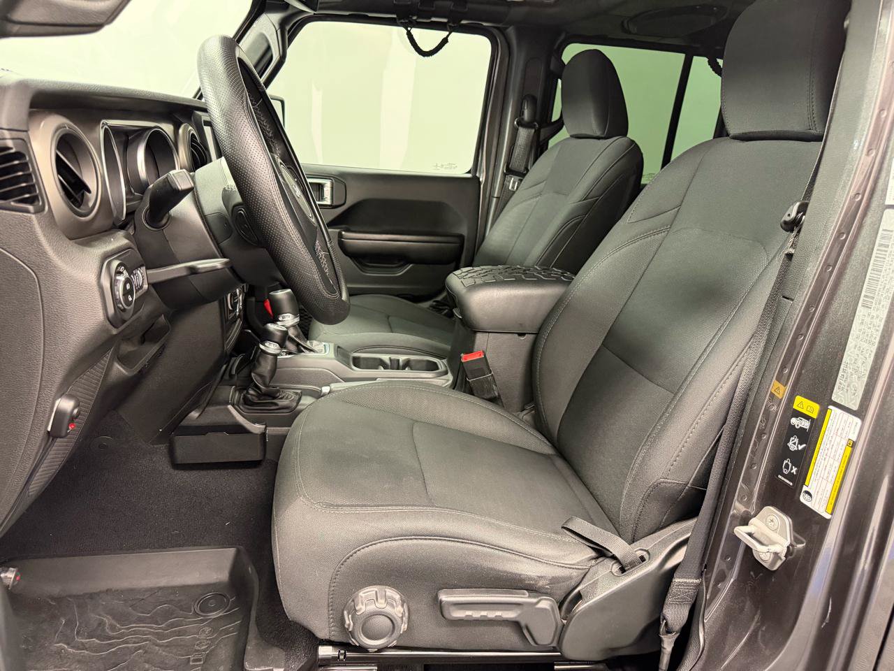 Used 2020 Jeep Gladiator Sport w/ Quick Order Package 24S AWD/4WD image 4
