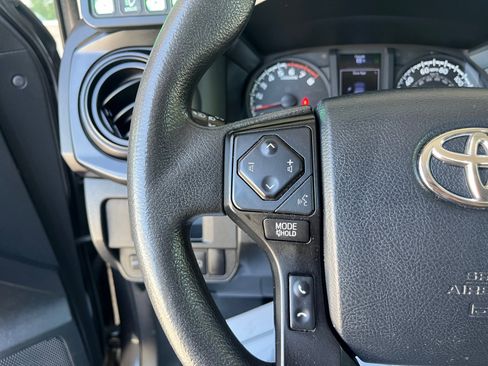 Used 2018 Toyota Tacoma SR w/ SR Convenience Package RWD image 17