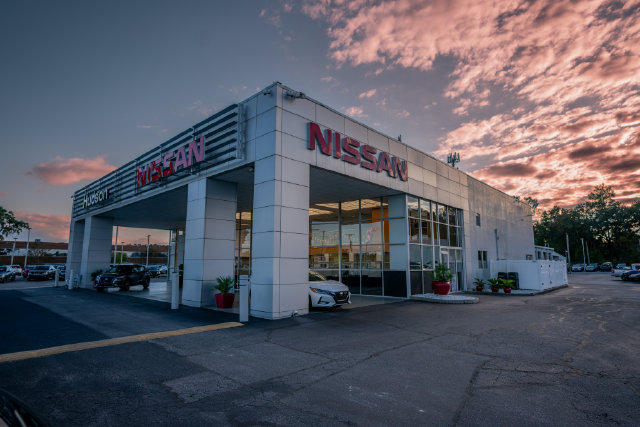 Used 2023 Nissan Murano SV w/ SV Midnight Edition Package FWD image 3