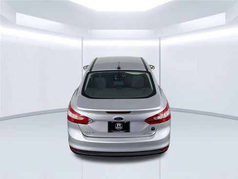 Used 2013 Ford Focus SE FWD image 36
