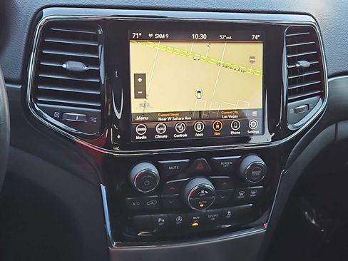 Used 2020 Jeep Grand Cherokee Altitude image 29