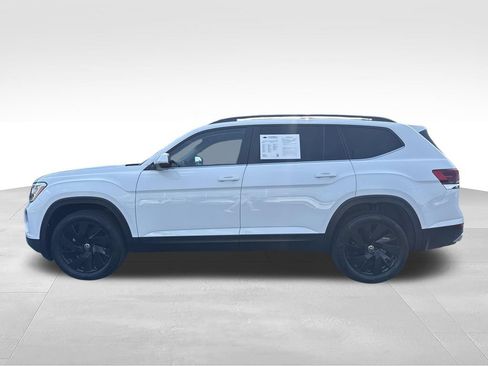 Used 2025 Volkswagen Atlas SE AWD/4WD image 2
