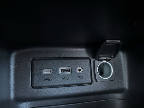 Used 2021 Chevrolet Equinox LT image 22