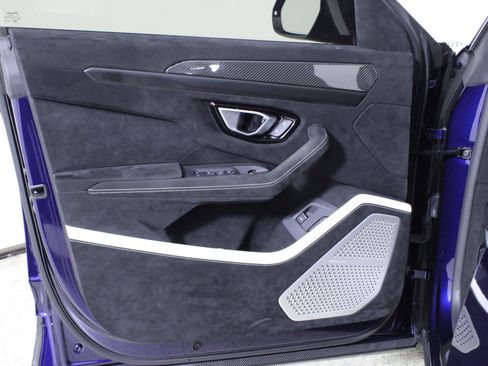 Used 2024 Lamborghini Urus Performante image 30