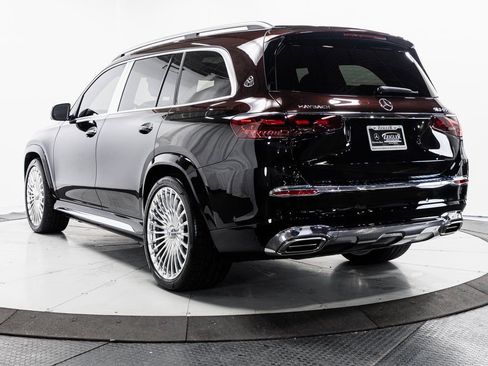 Used 2024 Mercedes-Benz Maybach GLS 600 4MATIC image 31