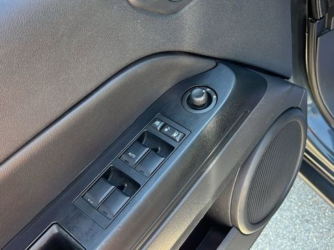 Used 2010 Jeep Patriot Sport image 12