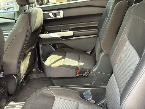Used 2022 Ford Explorer XLT AWD/4WD image 29