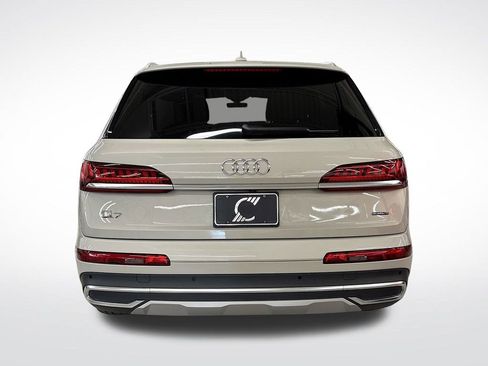 Used 2023 Audi Q7 2.0T Premium w/ Convenience Package AWD/4WD image 4