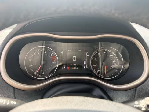 Used 2016 Jeep Cherokee Sport FWD image 11
