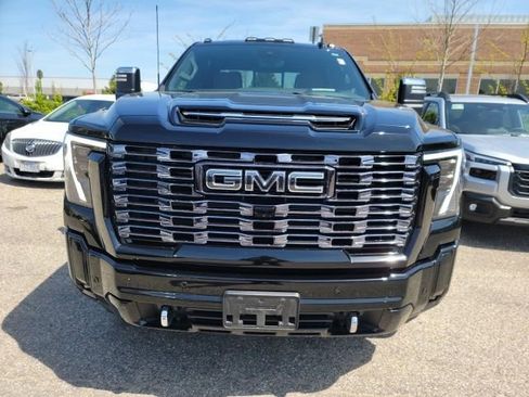 Used 2025 GMC Sierra 2500 Denali Ultimate image 2